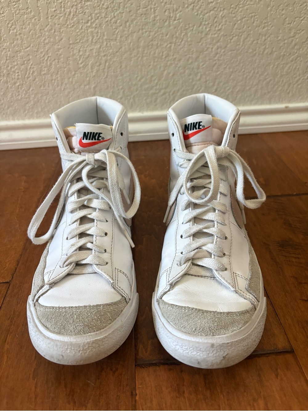 Size 9.5 - Nike Women's Blazer '77 Vintage Mid White Pink Oxford